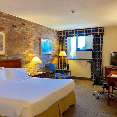 Holiday Inn Express Toronto East, An Ihg Hotel Esterno foto
