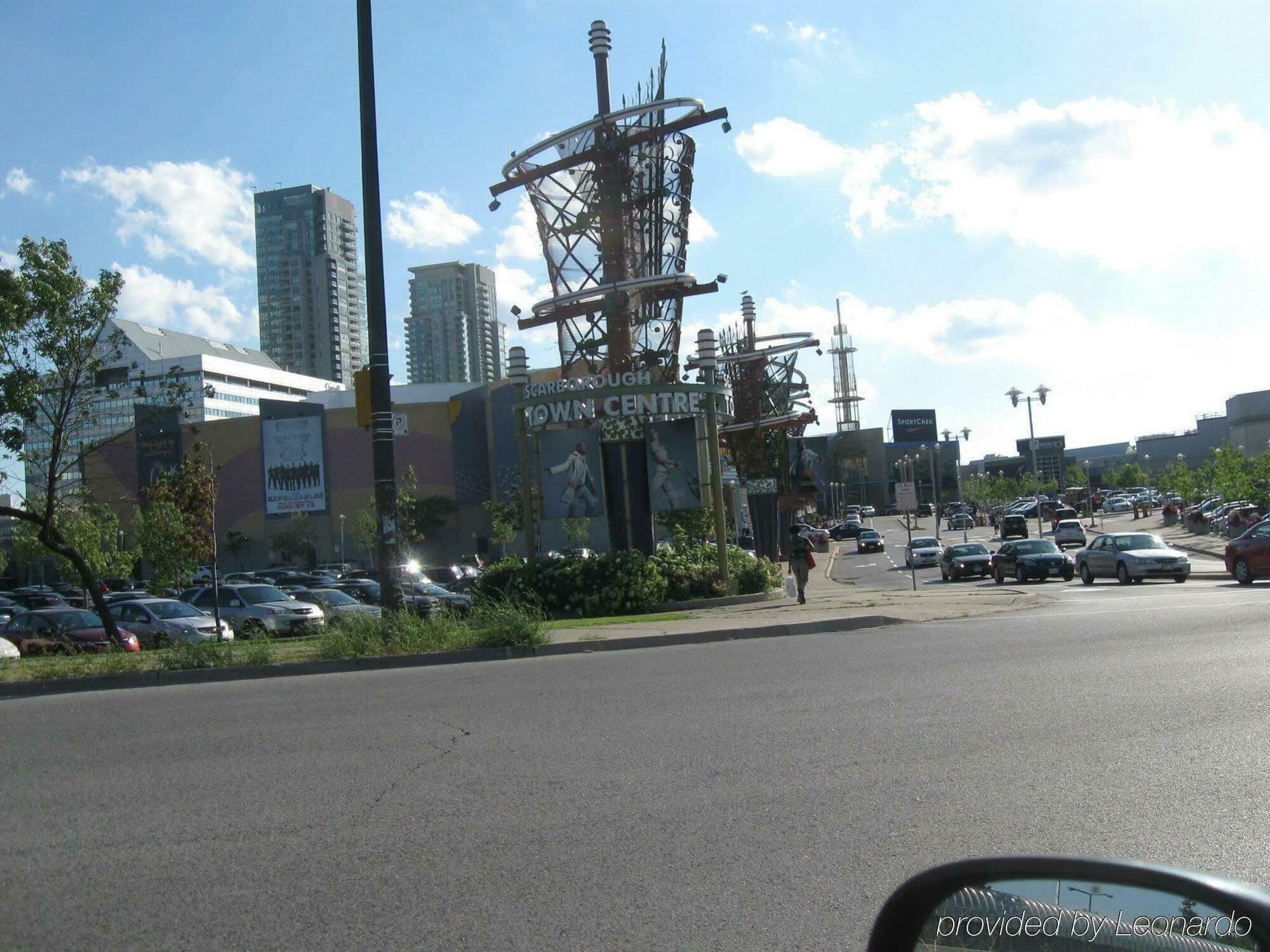 Holiday Inn Express Toronto East, An Ihg Hotel Esterno foto