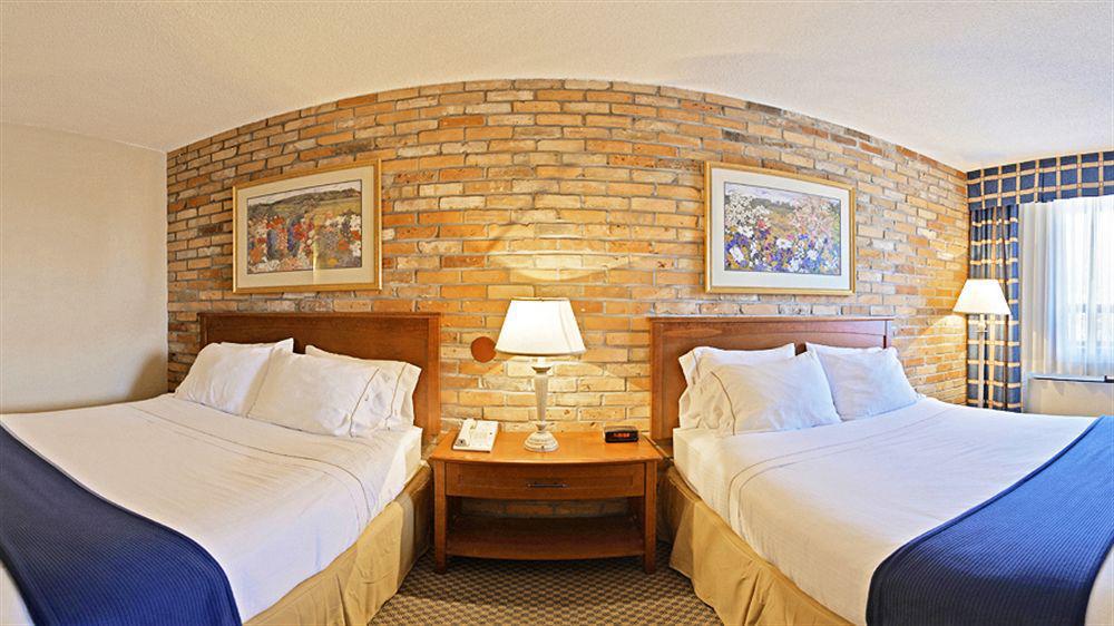 Holiday Inn Express Toronto East, An Ihg Hotel Esterno foto